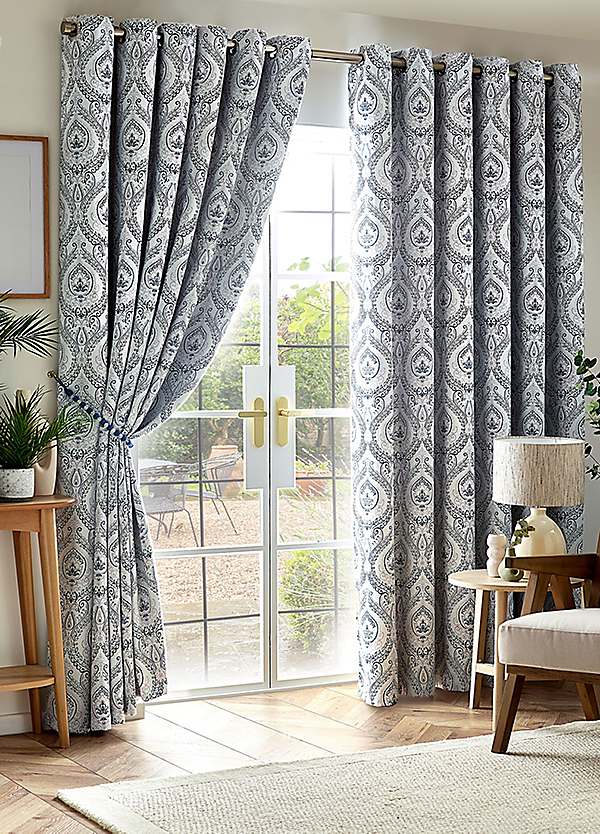 Curtain